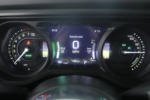 Used 2025 Jeep Wrangler Unlimited Sahara image 16