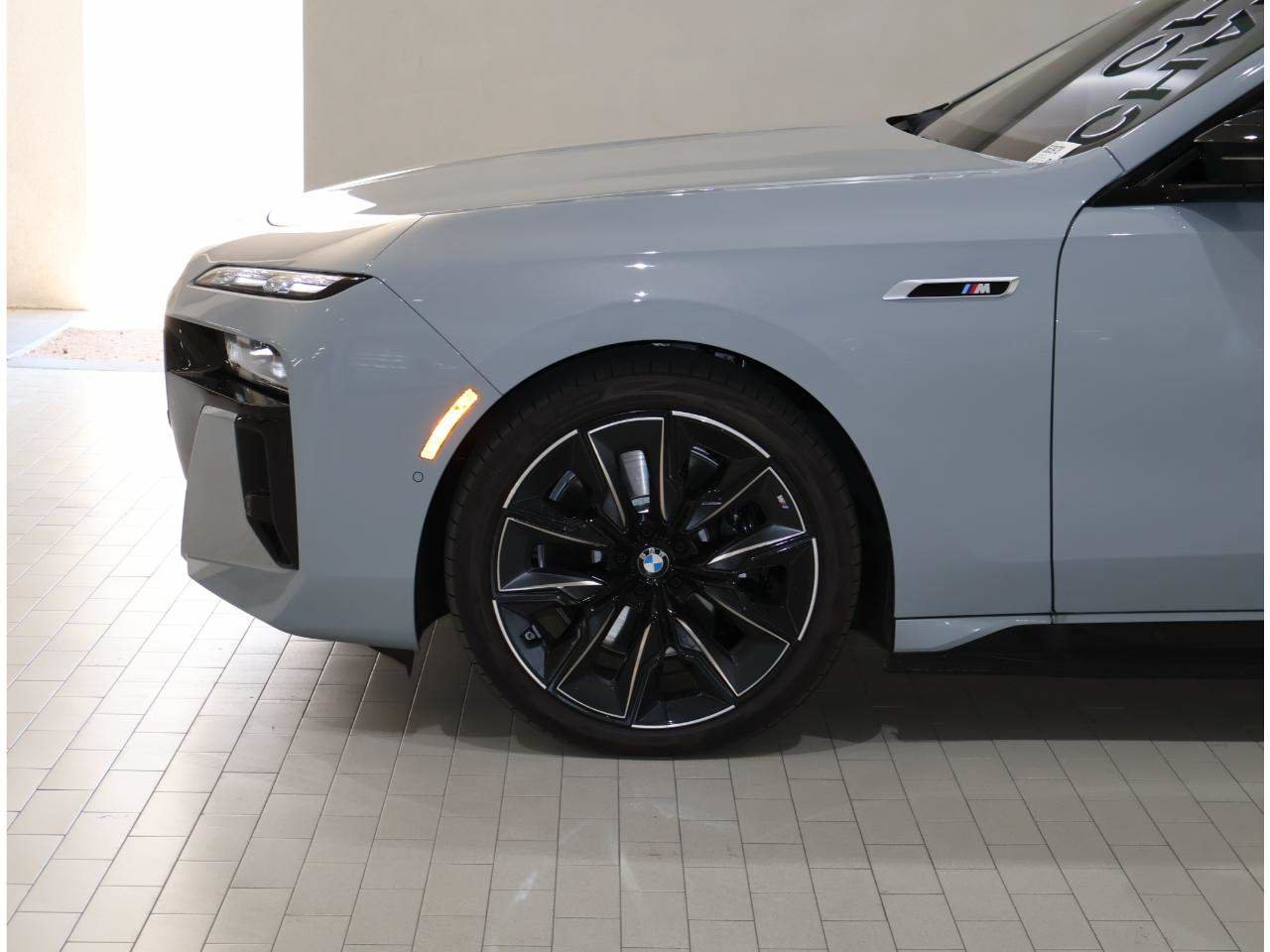 New 2026 BMW i7 M70 w/ Executive Package AWD/4WD image 4