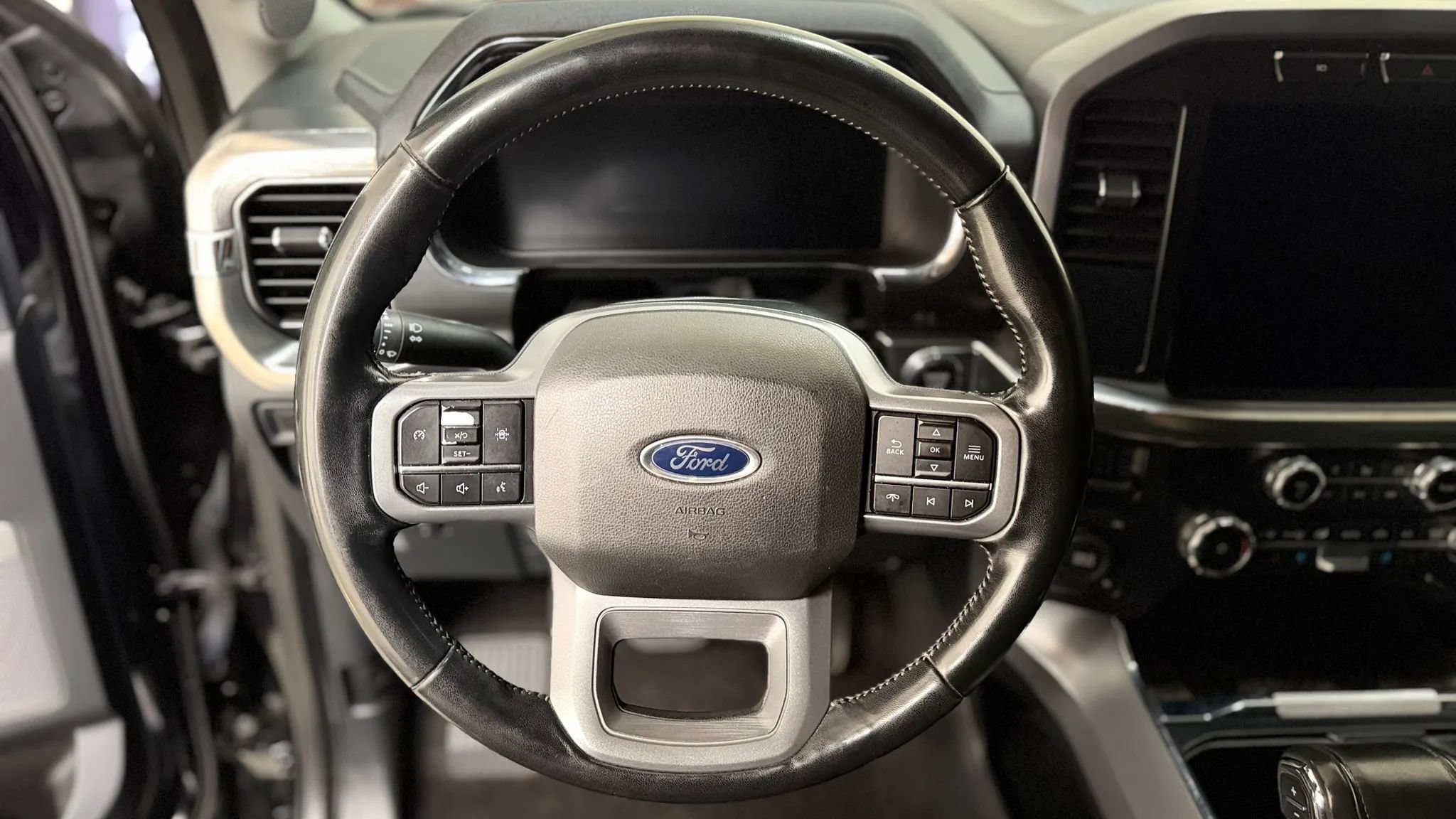 Used 2023 Ford F150 Lariat AWD/4WD image 14