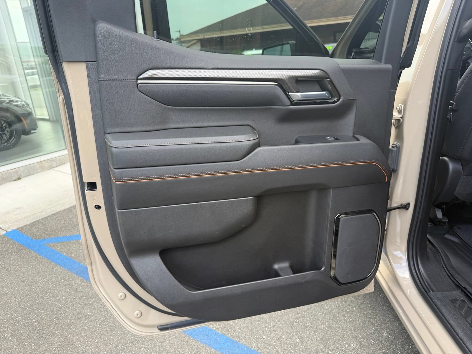 Used 2023 GMC Sierra 1500 AT4 w/ Technology Package AWD/4WD image 33