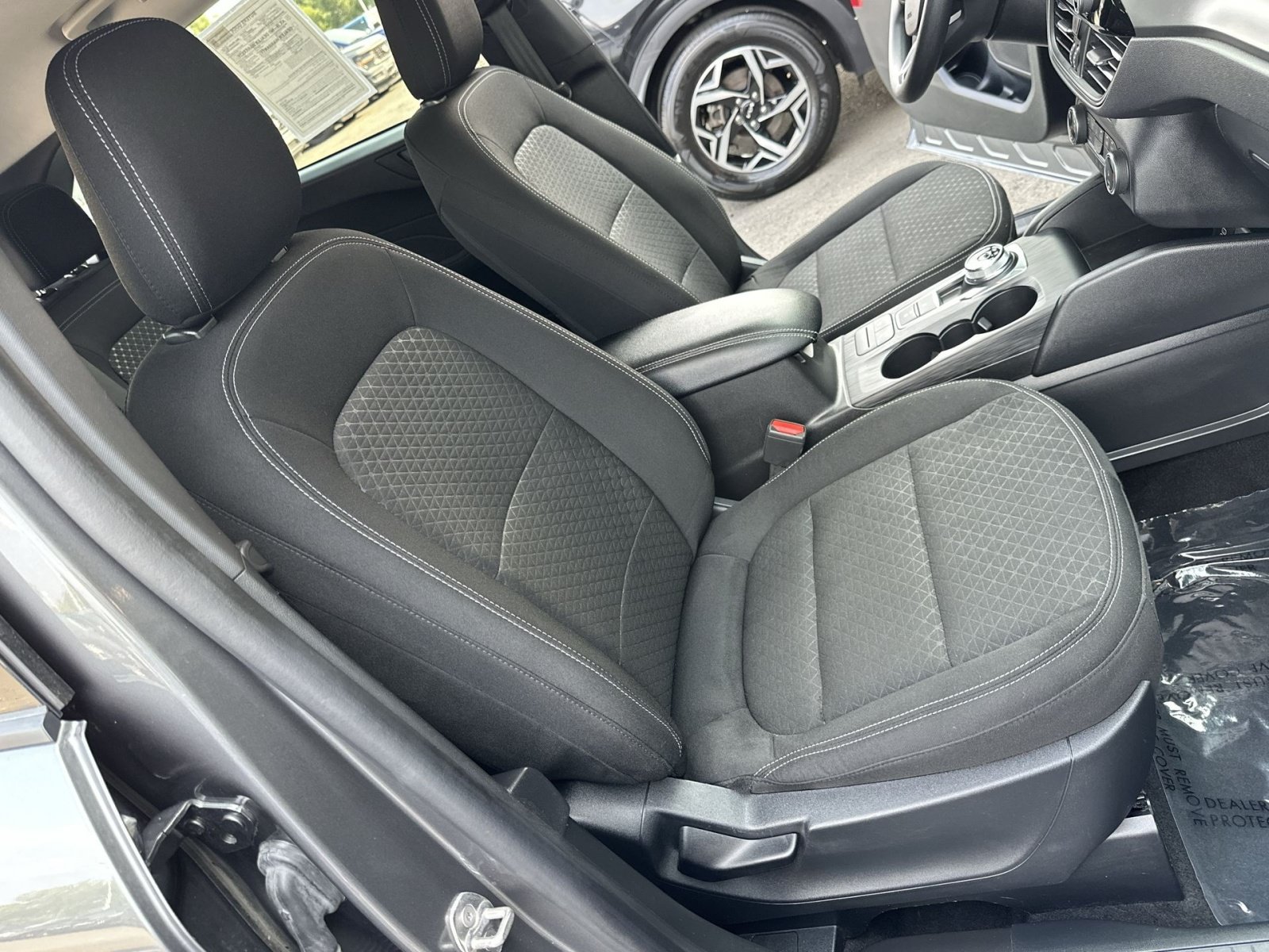 Certified 2025 Ford Escape Active AWD/4WD image 33