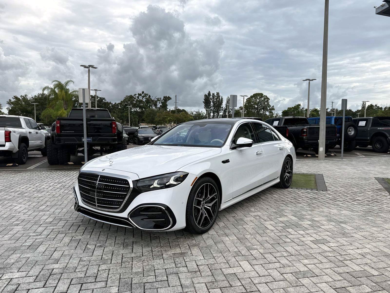 New 2027 Mercedes-Benz S 580 4MATIC Sedan image 2
