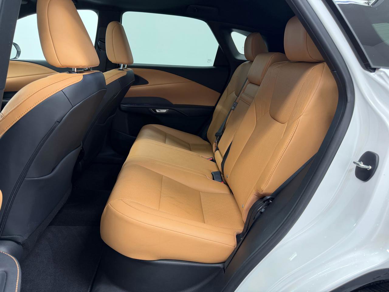 Used 2025 Lexus RX 350 Premium Plus w/ Convenience Package image 8