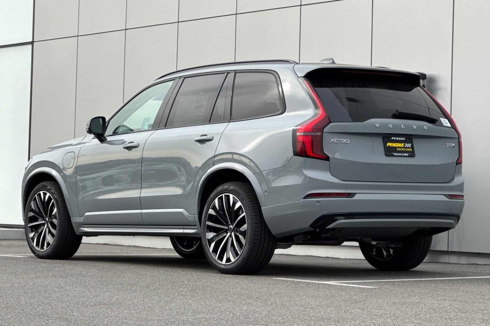 New 2026 Volvo XC90 T8 Ultra w/ Lounge Package AWD/4WD image 3
