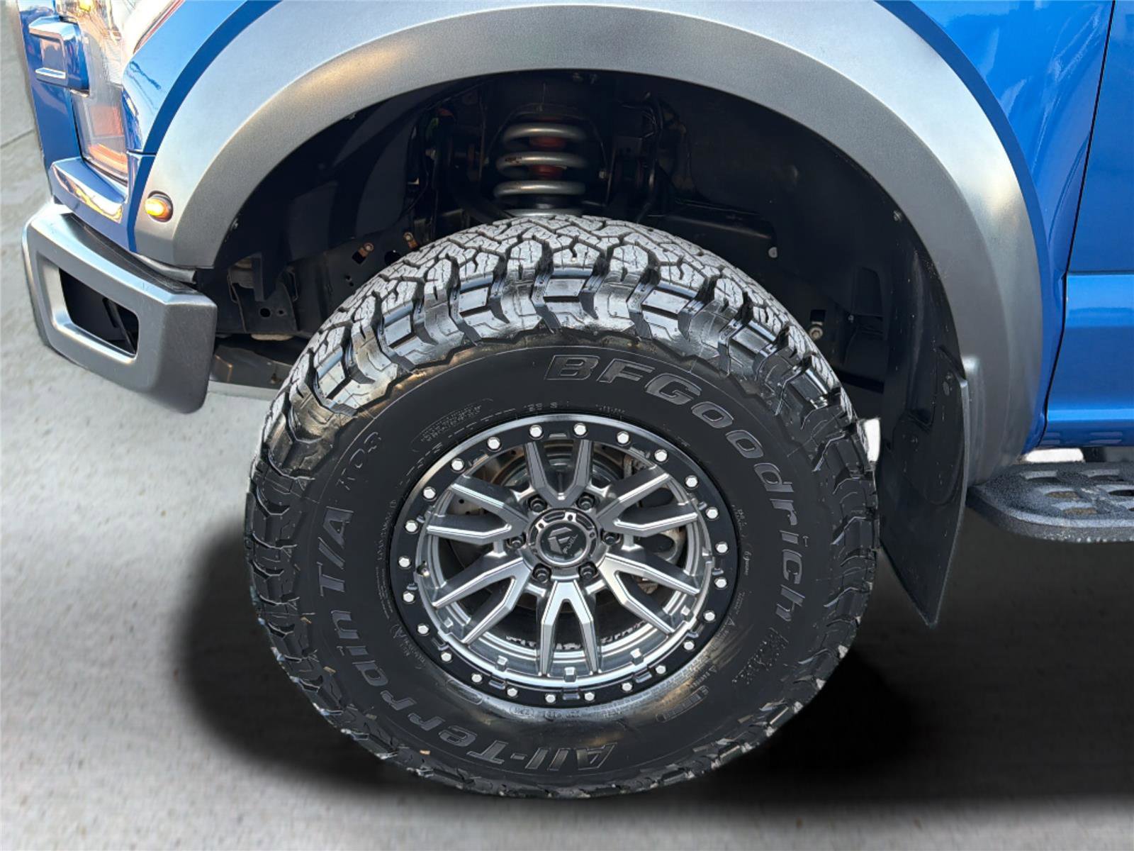 Used 2017 Ford F150 Raptor w/ Equipment Group 802A Luxury image 41