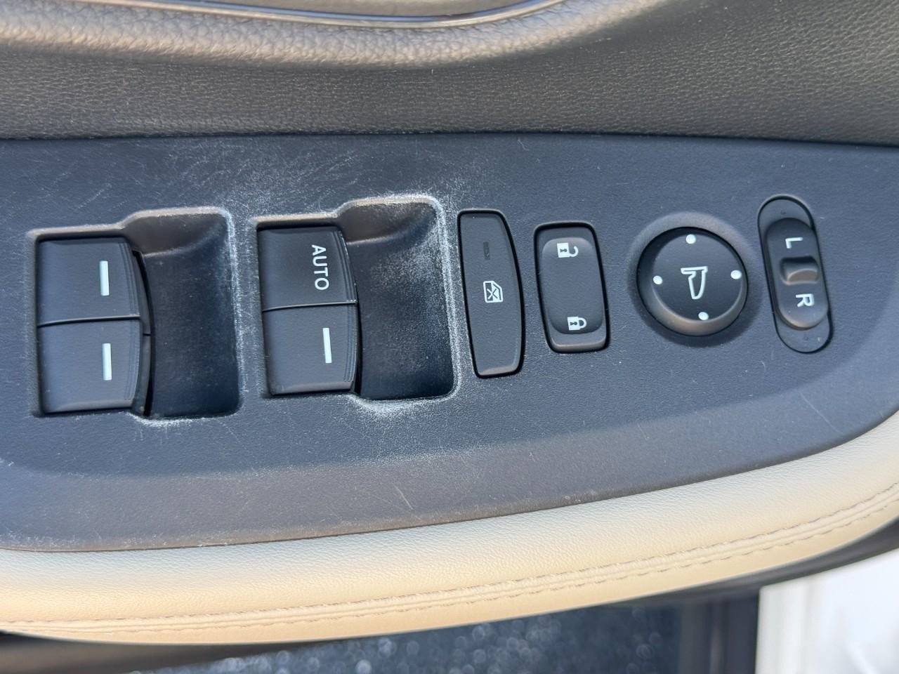 Certified 2025 Honda HR-V LX image 18