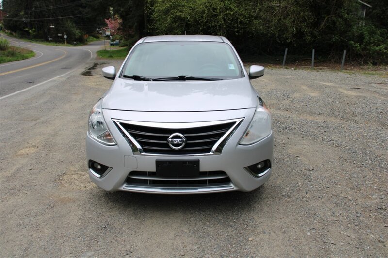 Used 2015 Nissan Versa SV FWD image 9