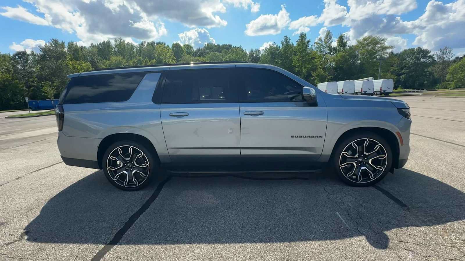 Certified 2025 Chevrolet Suburban RST w/ Advanced Technology Package AWD/4WD image 9
