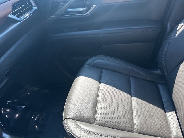 Certified 2025 GMC Yukon Denali w/ LPO, Floor Liner Package image 23