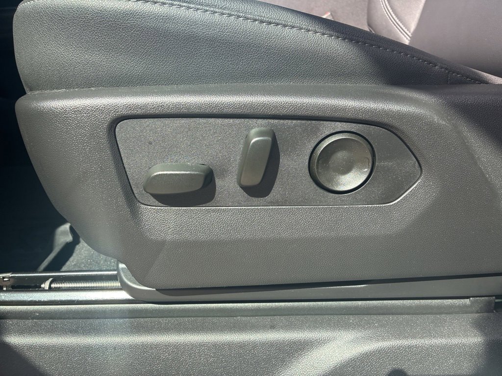 Used 2025 Chevrolet Silverado 1500 LT Trail Boss w/ Dark Appearance Package image 20