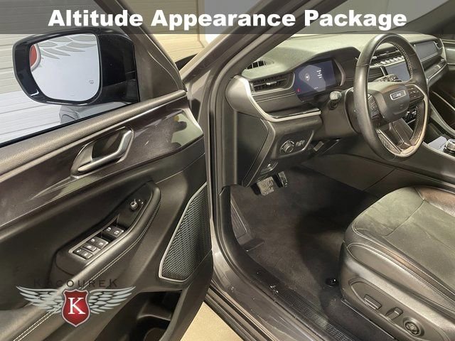 Used 2021 Jeep Grand Cherokee L Laredo image 11