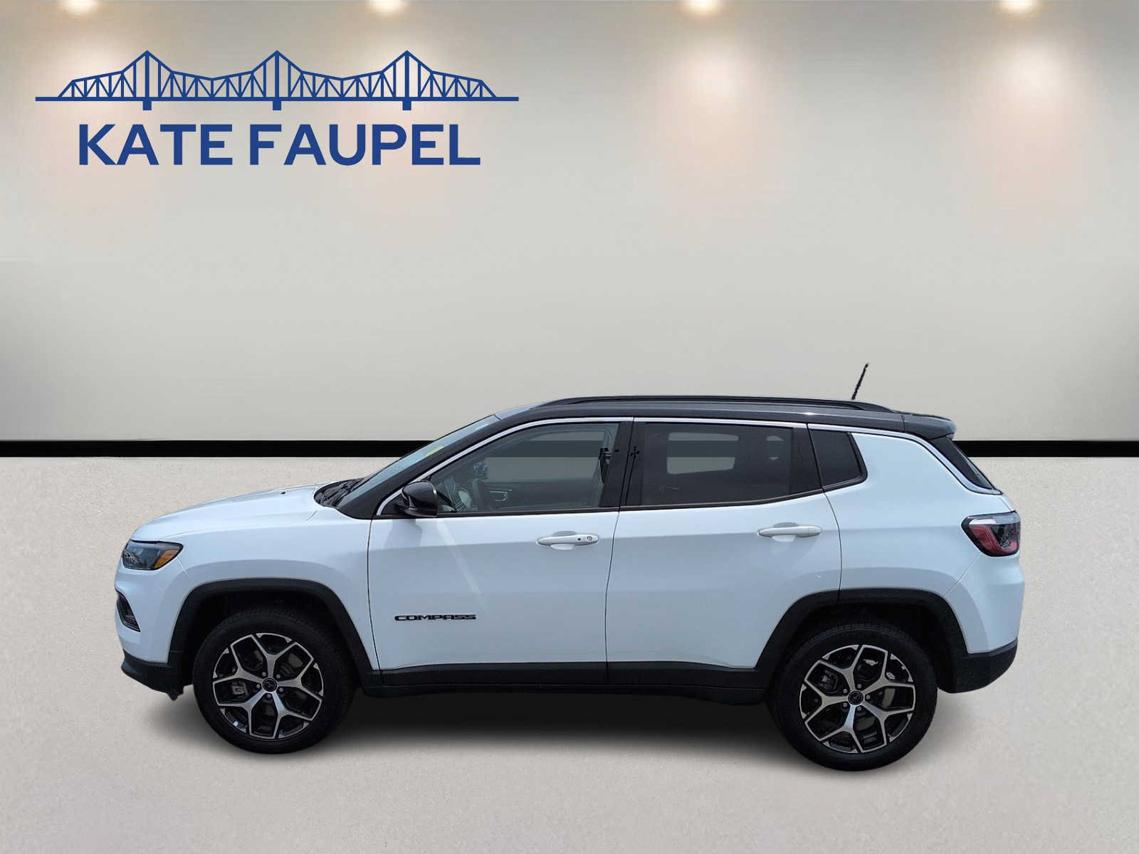 Used 2025 Jeep Compass Limited AWD/4WD image 4