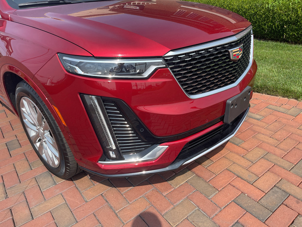 Used 2023 Cadillac XT6 Premium Luxury w/ Platinum Package AWD/4WD image 4