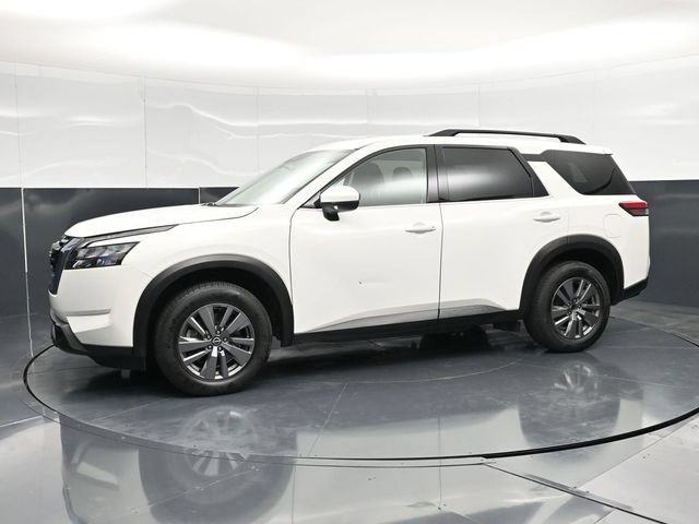 Used 2025 Nissan Pathfinder SV FWD image 9
