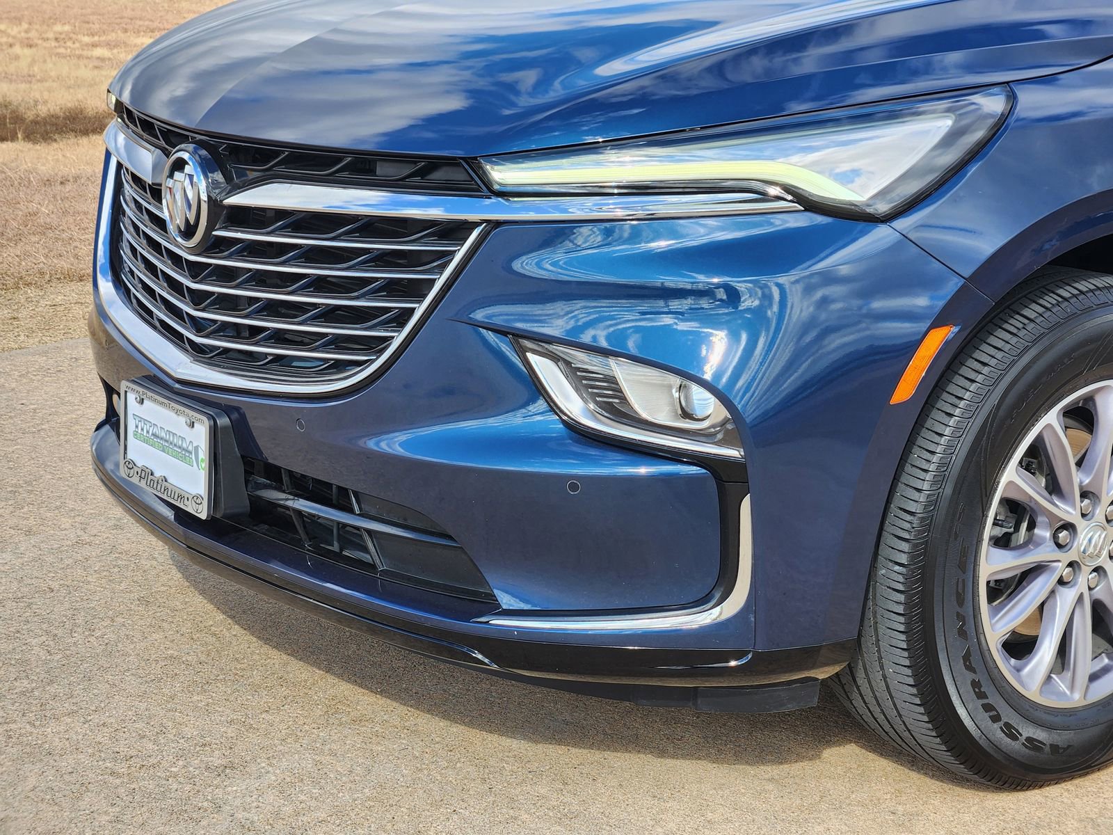 Used 2024 Buick Enclave Essence image 10