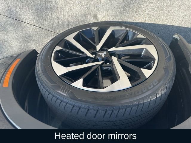 Used 2023 Mitsubishi Outlander SE image 11