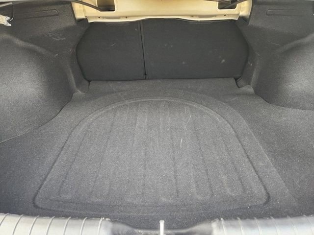 Used 2025 Hyundai Elantra SEL FWD image 32