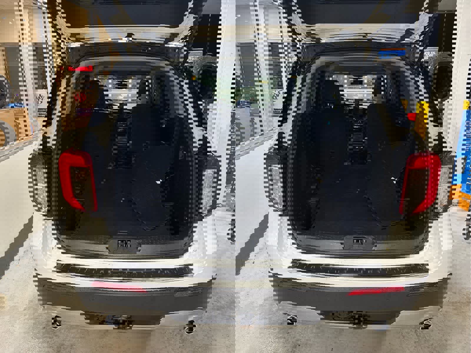 Used 2022 Ford Explorer Limited w/ Limited Technology Package image 25