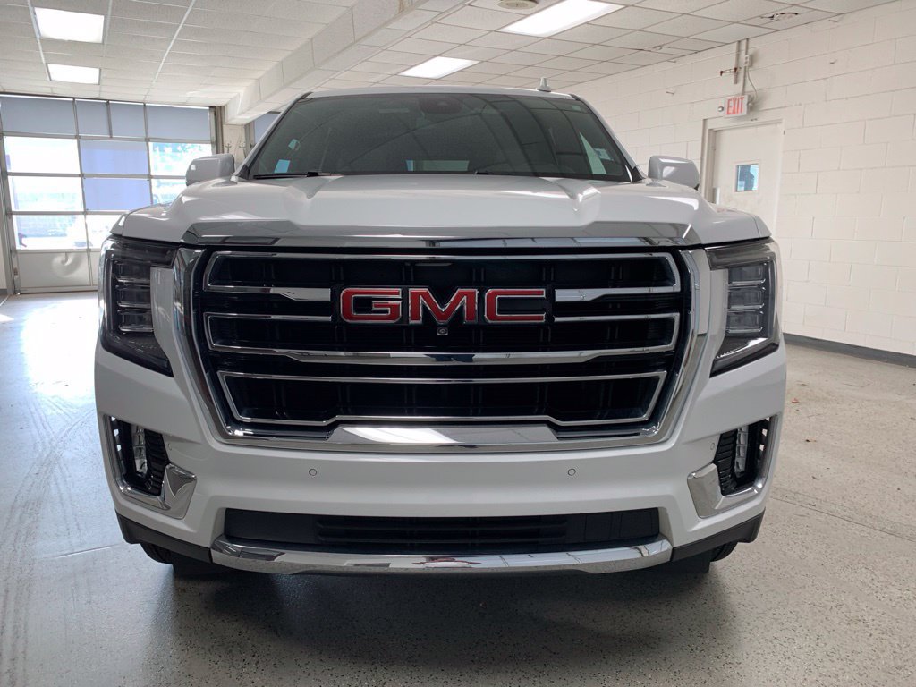 Used 2023 GMC Yukon SLT w/ SLT Premium Package AWD/4WD image 2