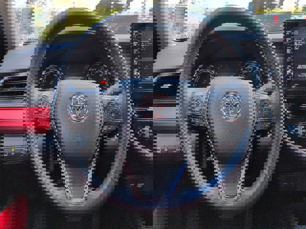 Used 2022 Toyota Camry XSE image 10