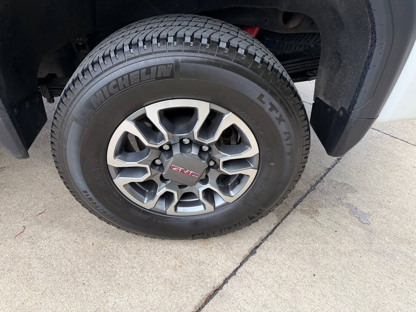 Used 2024 GMC Sierra 2500 AT4 w/ AT4 Preferred Package image 37