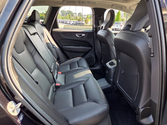 Certified 2024 Volvo XC60 T8 Core AWD/4WD image 18