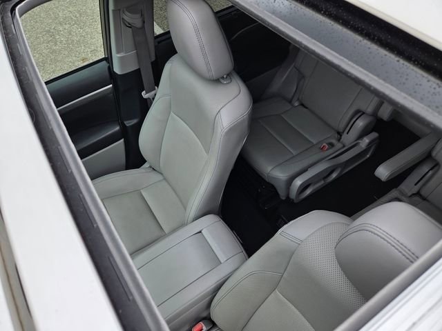 Used 2019 Toyota Highlander Limited Platinum AWD/4WD image 11