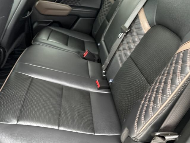 Used 2024 GMC Canyon Denali image 12