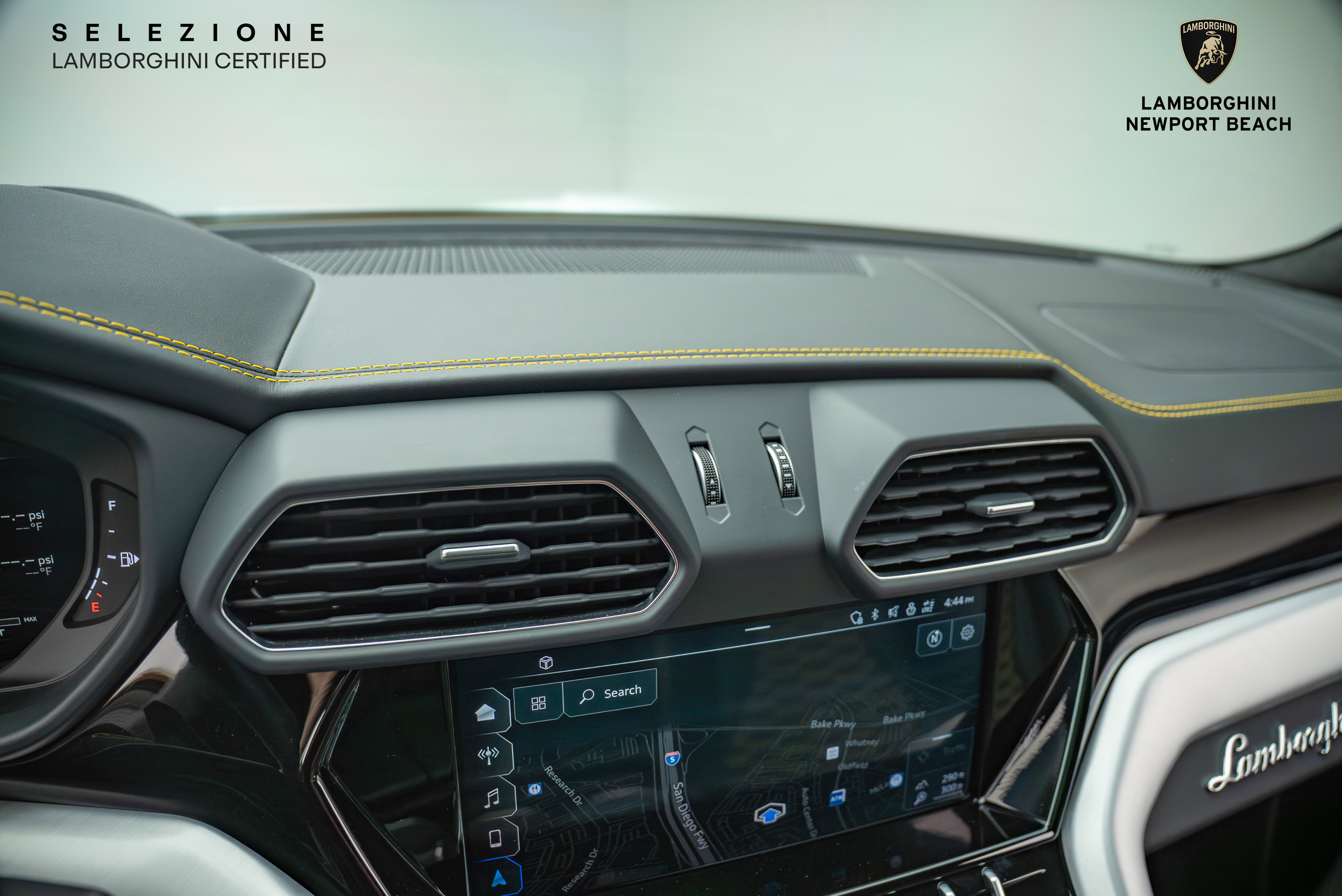 Used 2022 Lamborghini Urus image 28