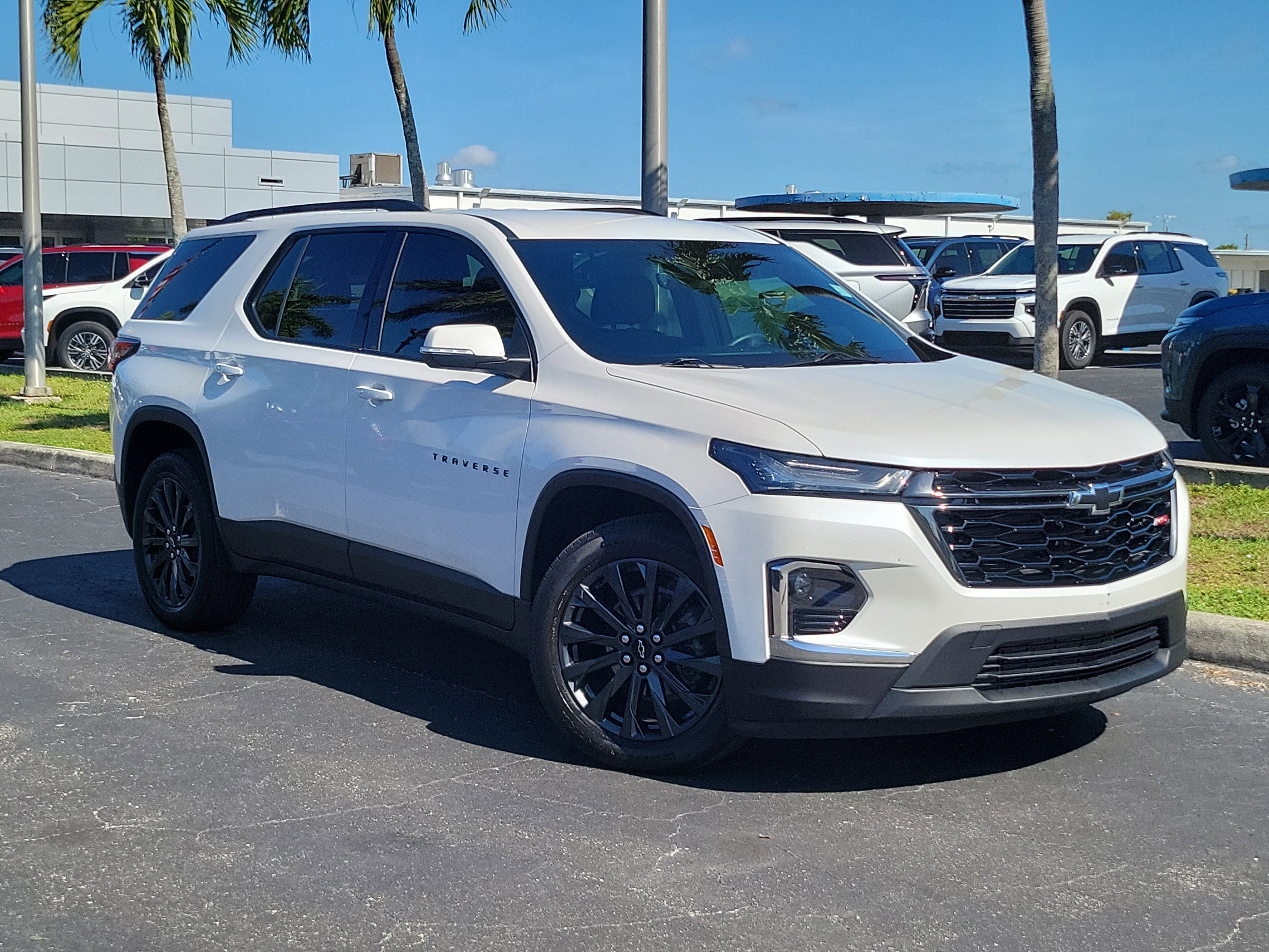 Used 2023 Chevrolet Traverse RS FWD image 33