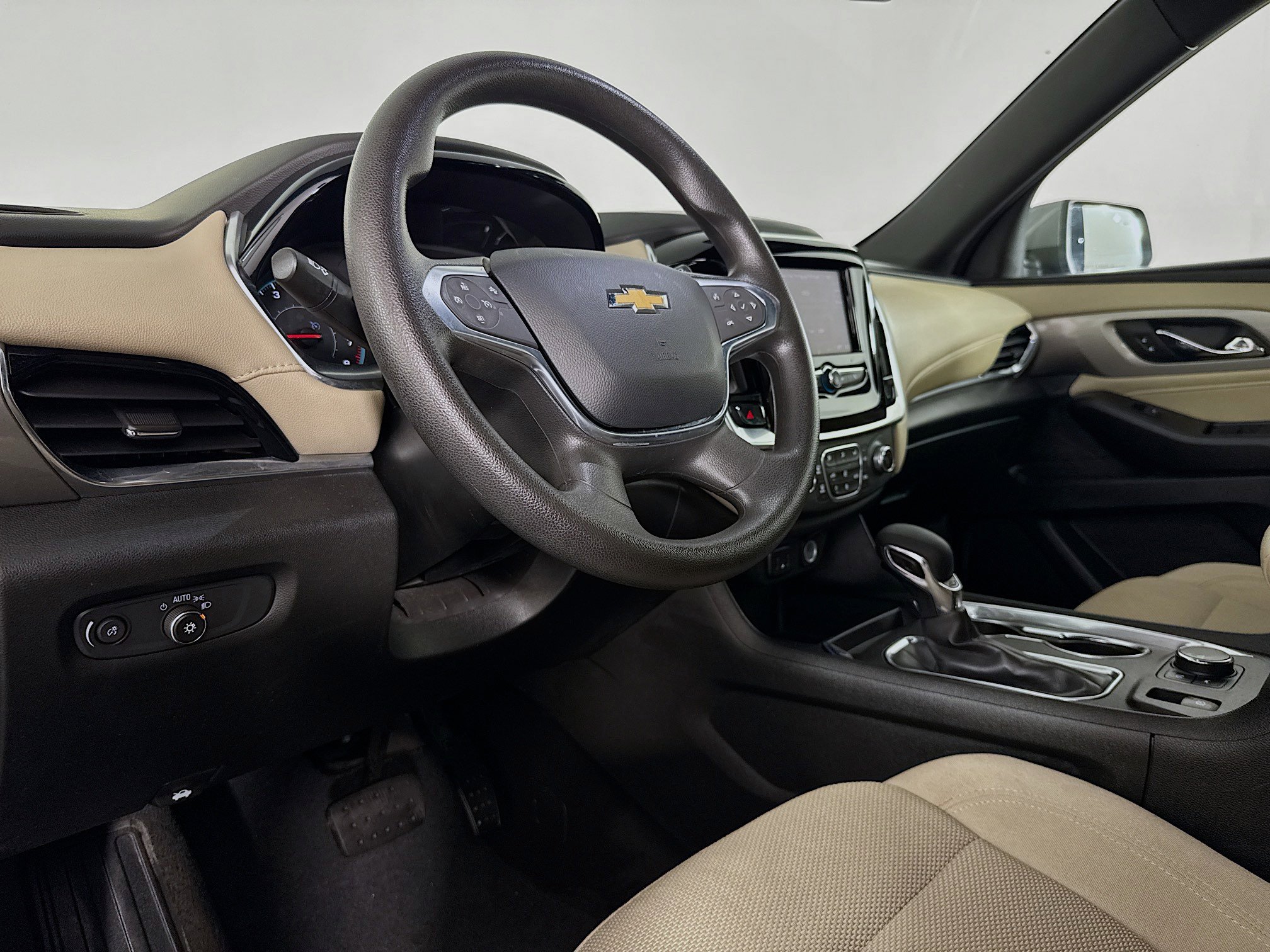 Used 2024 Chevrolet Traverse LS w/ Safety Package image 22