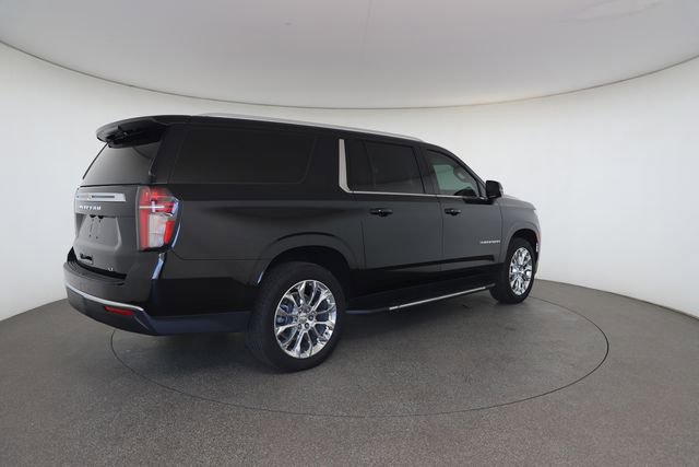 Used 2023 Chevrolet Suburban LT w/ LT Signature Plus Package AWD/4WD image 19