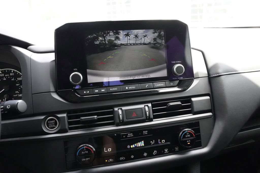 Used 2023 Nissan Pathfinder S image 4