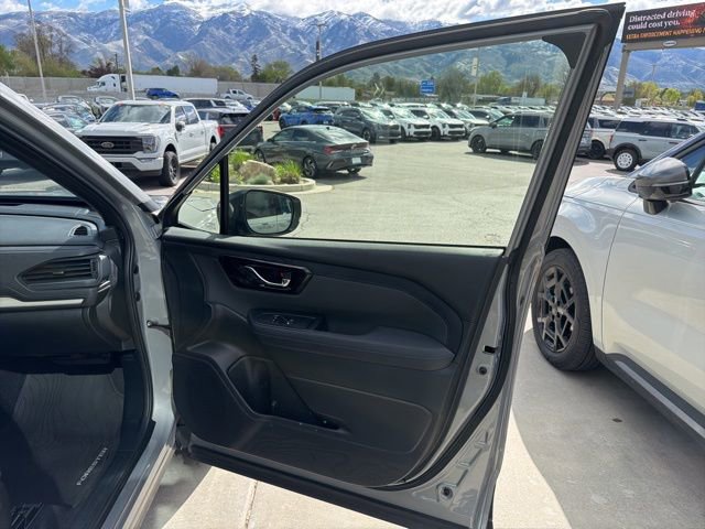 Used 2025 Subaru Forester Limited w/ Popular Package #1 AWD/4WD image 32