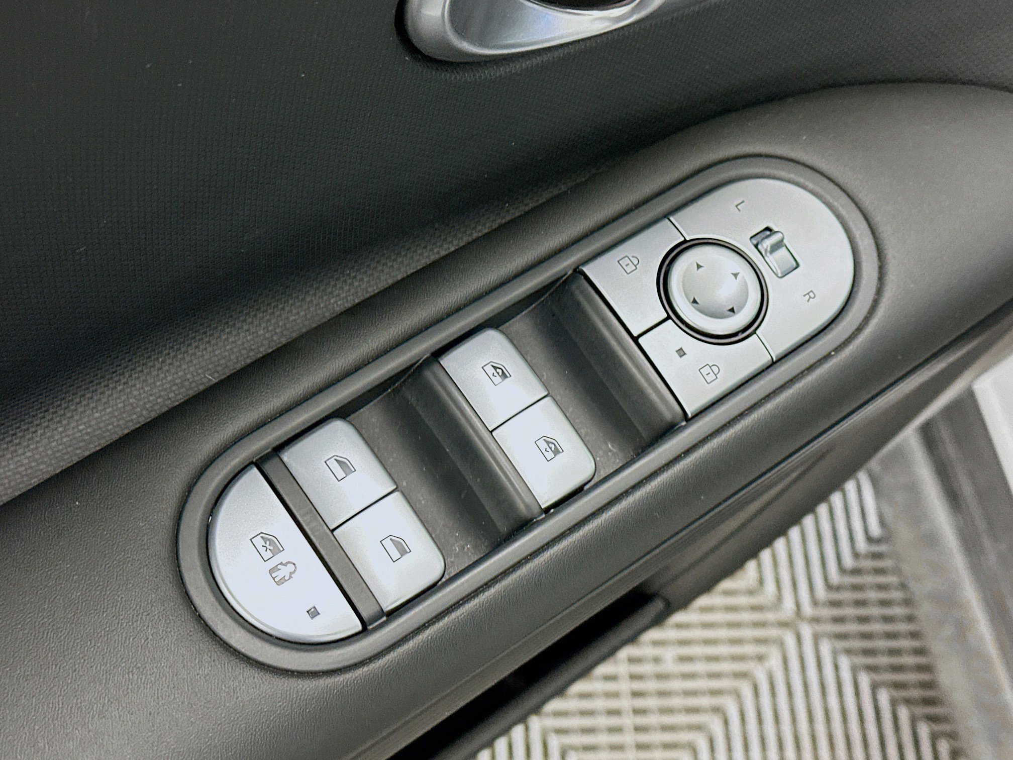 Used 2024 Hyundai Ioniq 5 SEL image 15