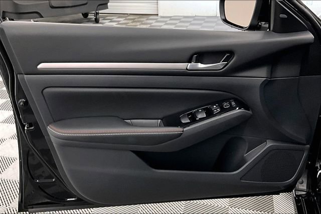 New 2025 Nissan Altima 2.5 SR w/ SR Premium Package image 30