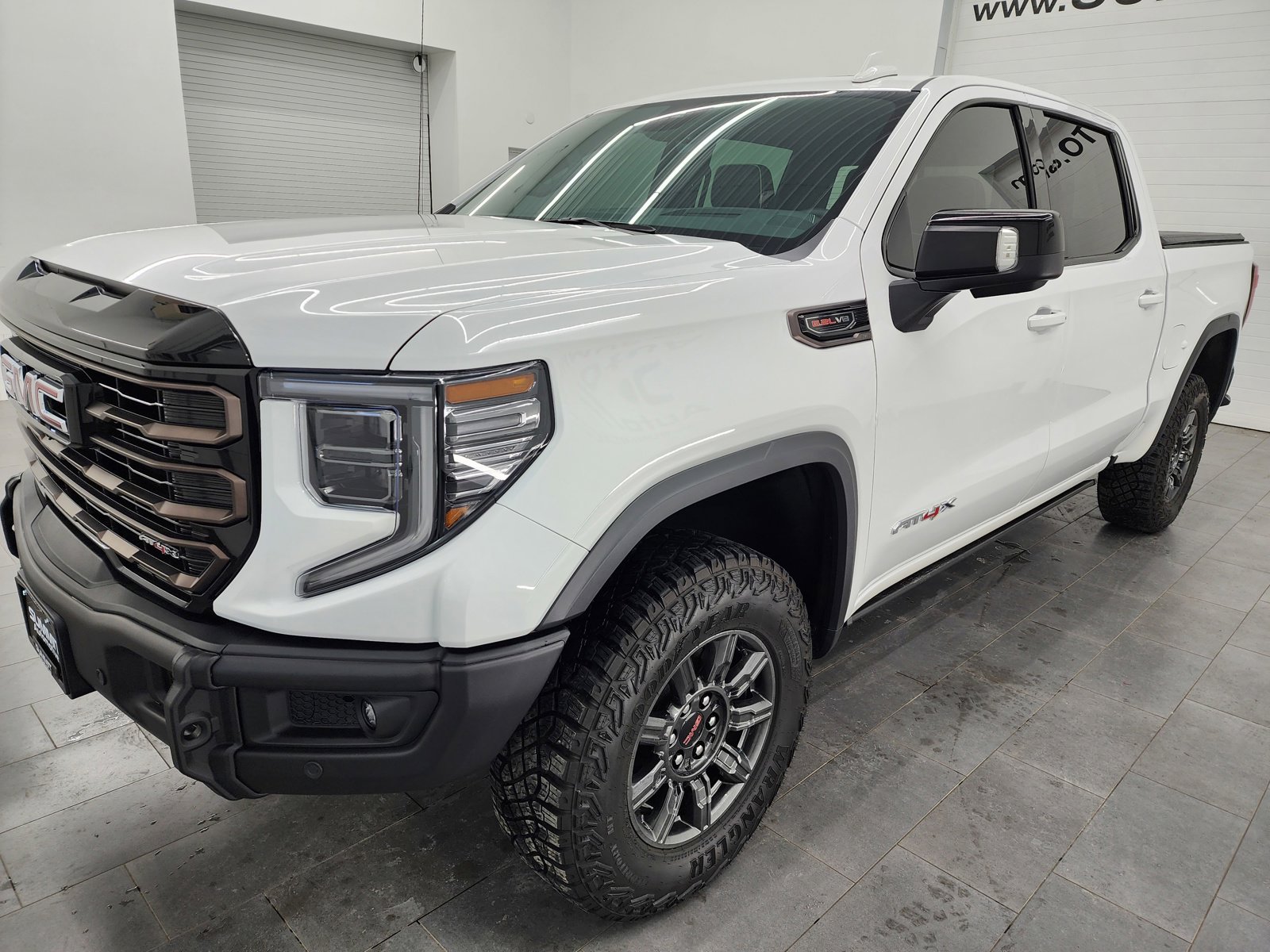 Used 2024 GMC Sierra 1500 AT4X image 7