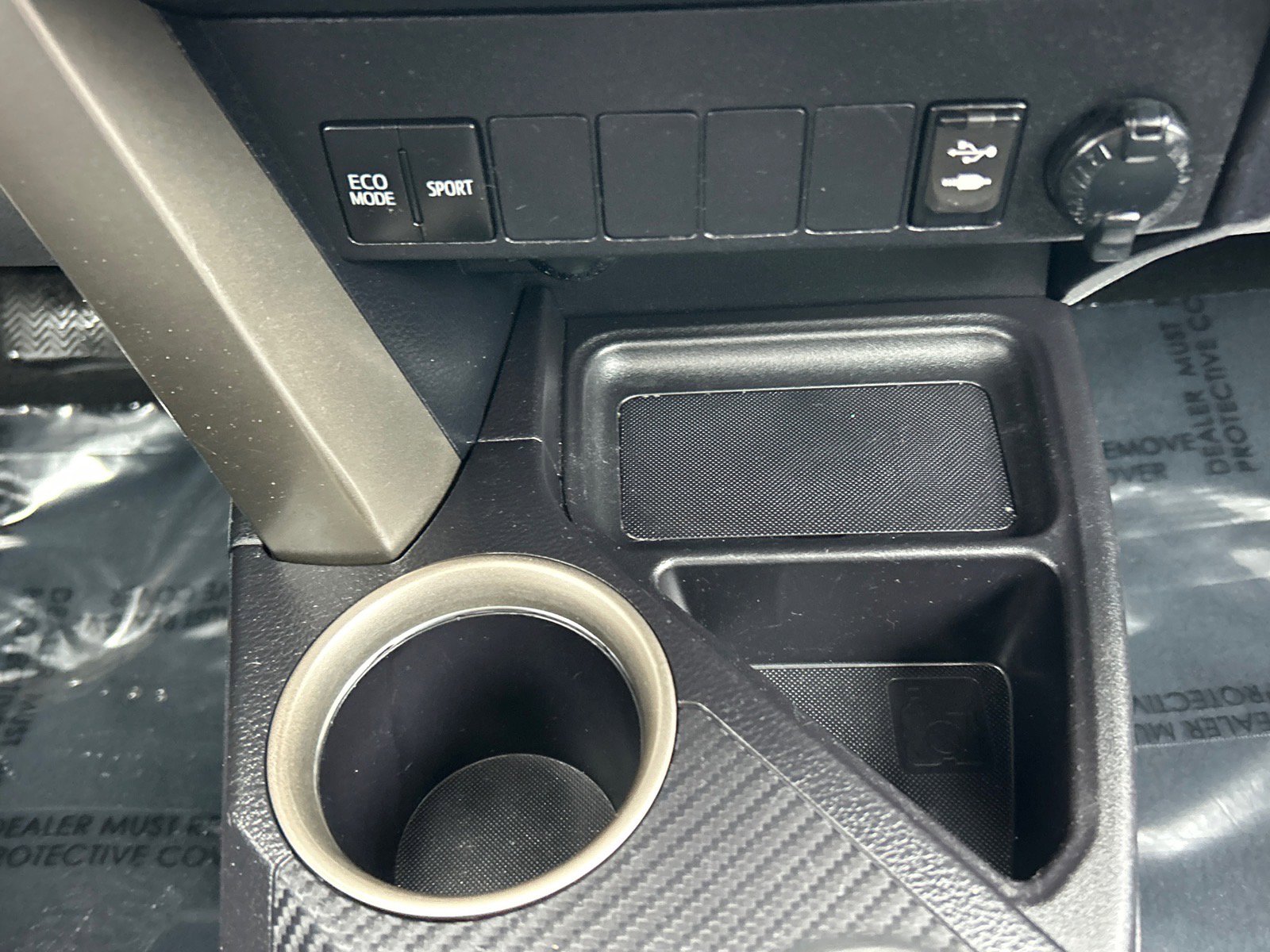 Used 2015 Toyota RAV4 XLE image 30