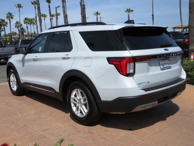 Certified 2025 Ford Explorer Active w/ Active Comfort Package RWD image 2