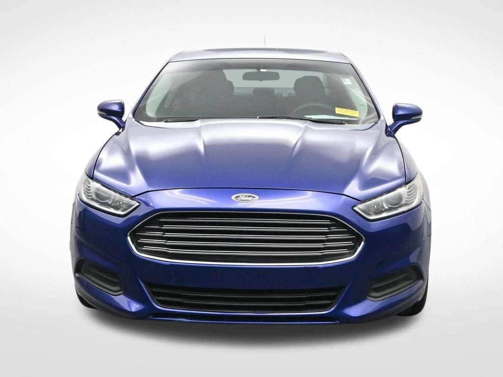 Used 2016 Ford Fusion SE FWD image 2
