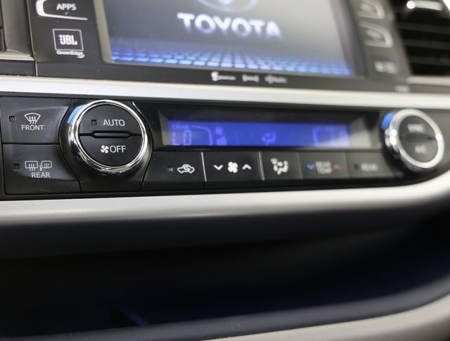 Used 2018 Toyota Highlander FWD V6 image 15