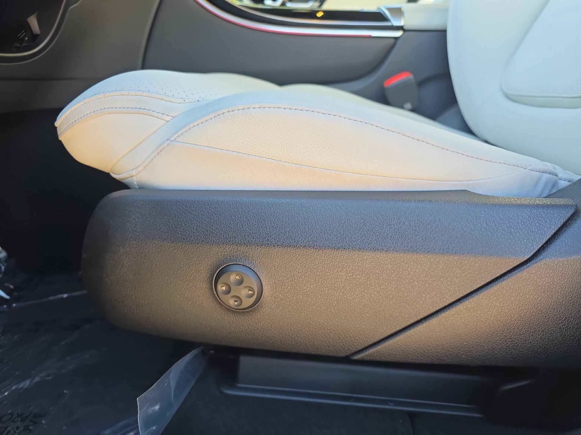 Used 2026 Mercedes-Benz GLC 300 4MATIC image 27
