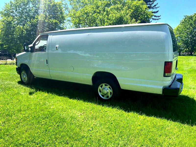 Used 2014 Ford E-250 and Econoline 250 Extended w/ Commercial Cargo Van Package RWD image 3