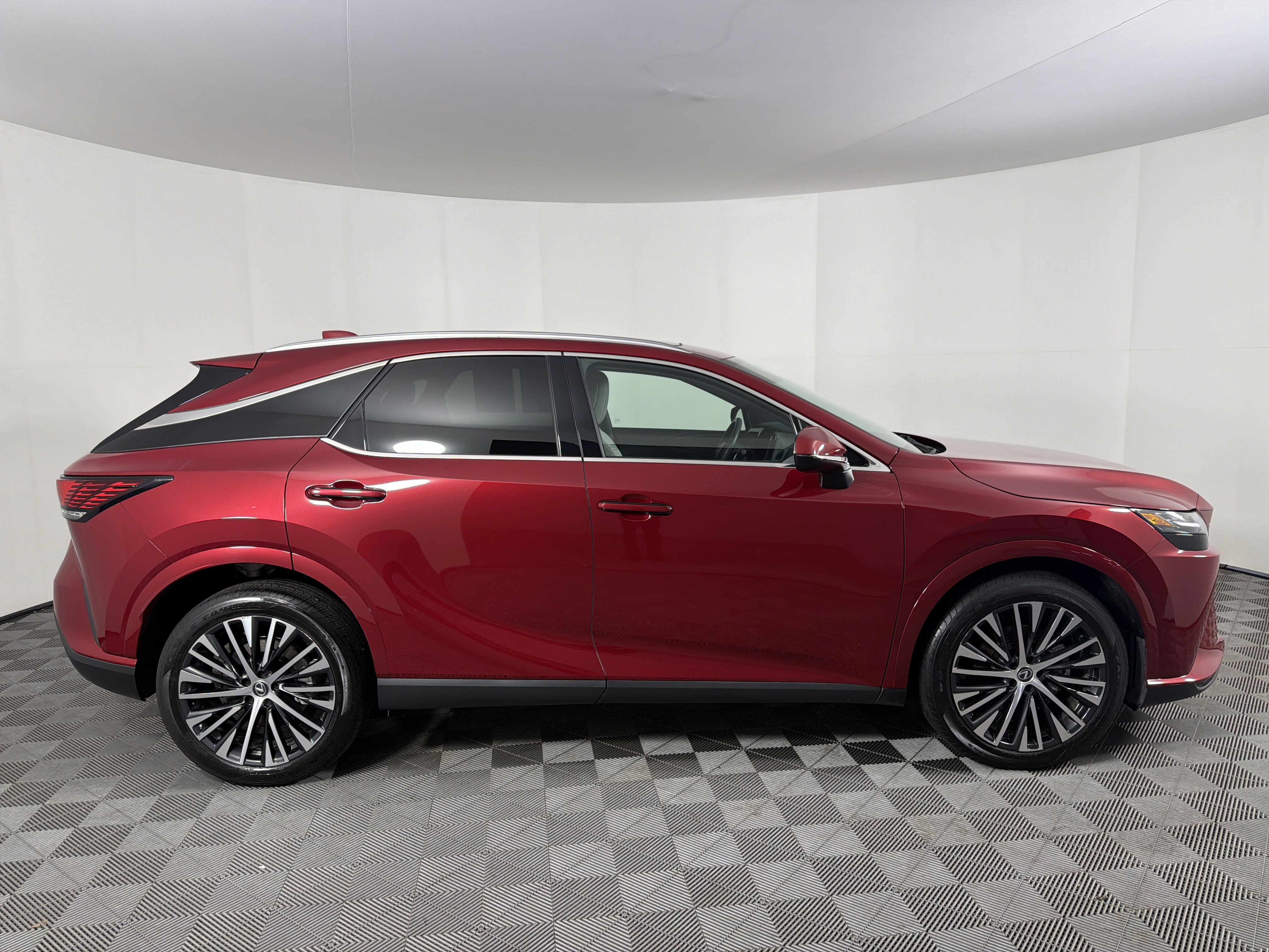 Used 2023 Lexus RX 350 w/ Cold Area Package image 14