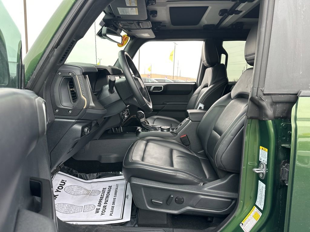 Used 2025 Ford Bronco Badlands image 8