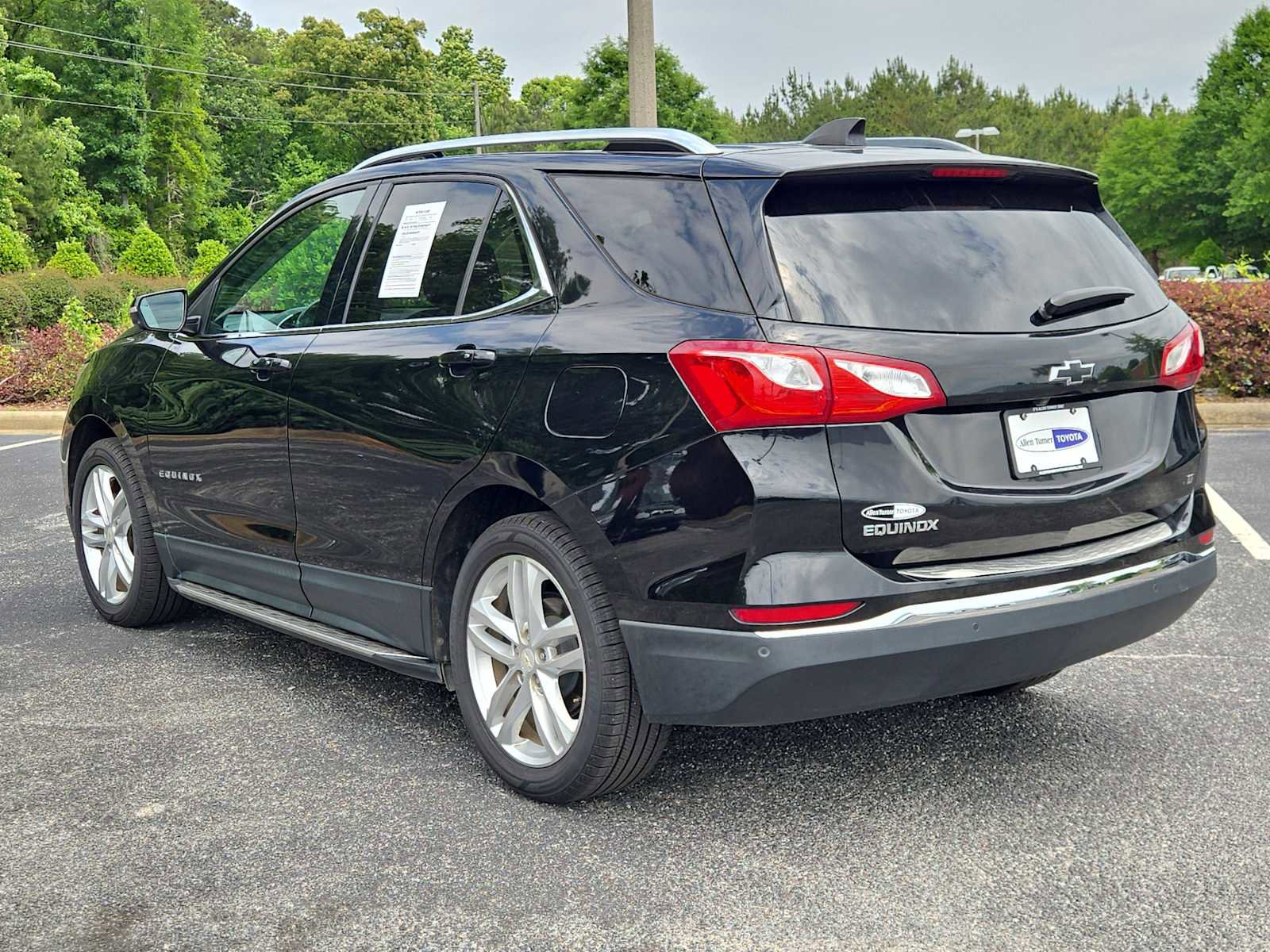 Used 2018 Chevrolet Equinox LT w/ Sun & Infotainment Package FWD image 8