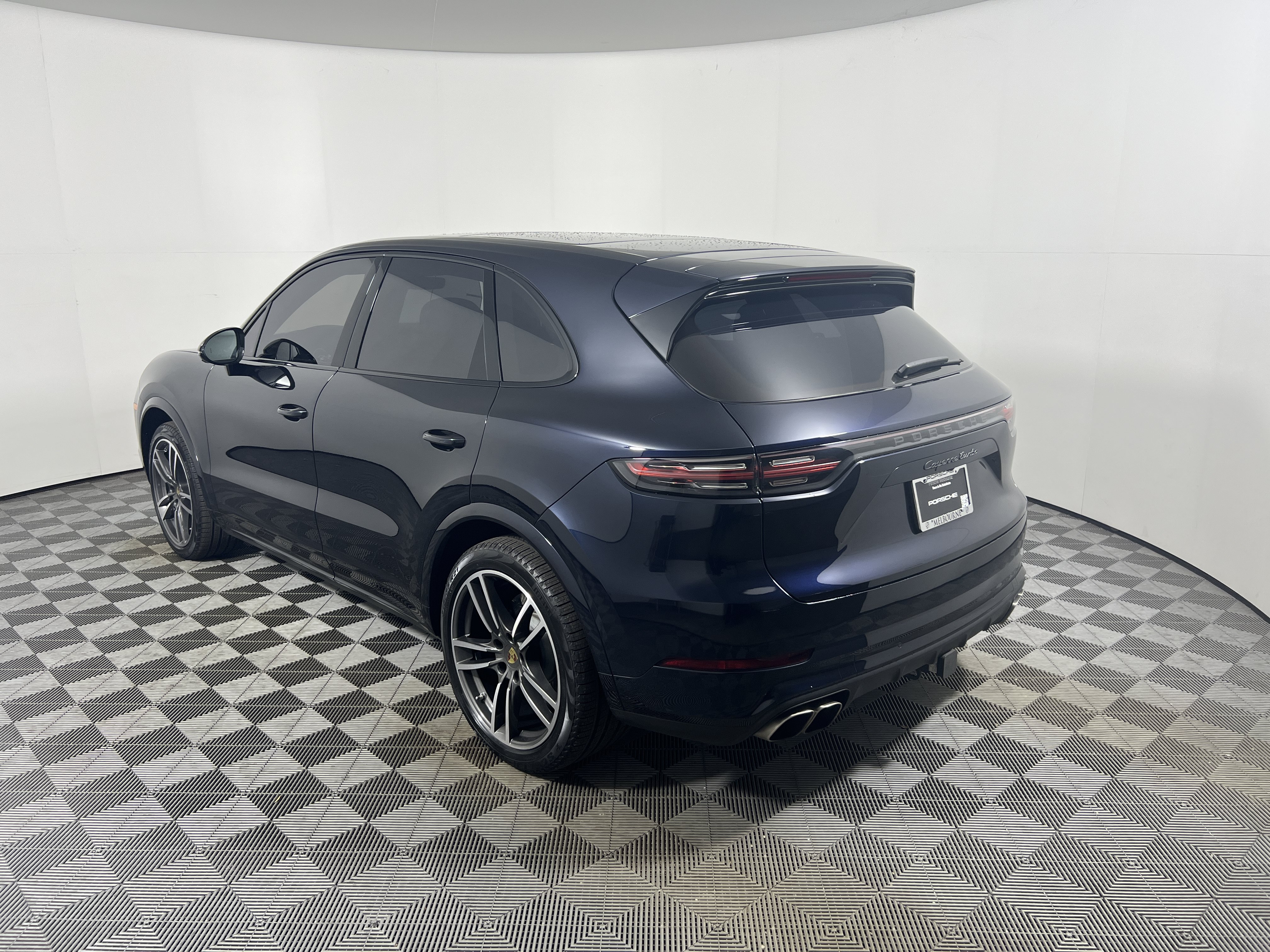Certified 2023 Porsche Cayenne Turbo AWD/4WD image 3