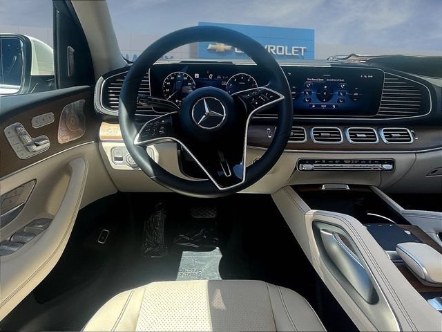 Used 2024 Mercedes-Benz GLS 450 4MATIC image 10