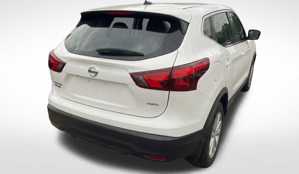Used 2018 Nissan Rogue Sport S AWD/4WD image 2