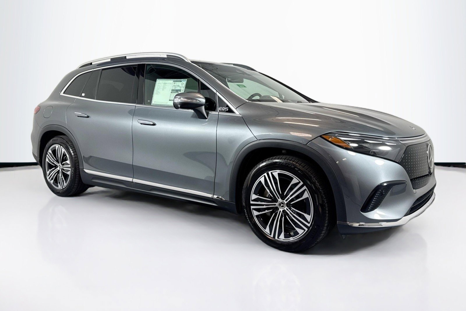 New 2026 Mercedes-Benz EQS 400 4MATIC SUV image 3